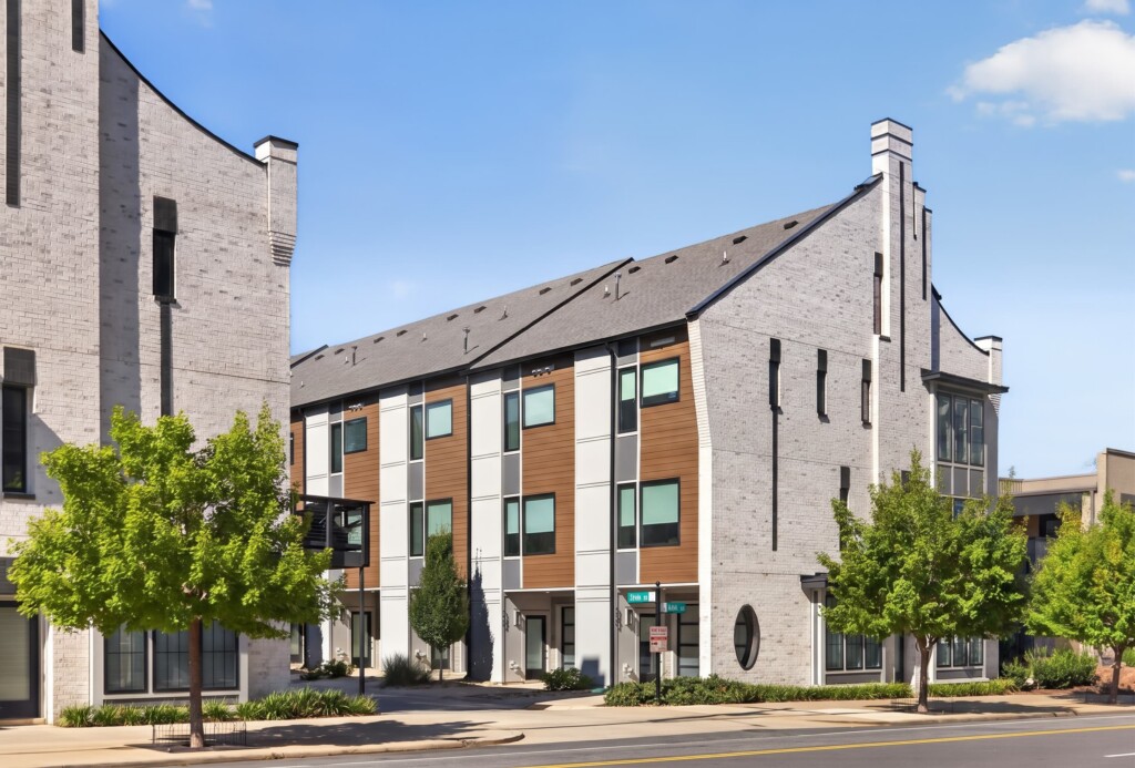1206 Minter Pl – Front Exterior