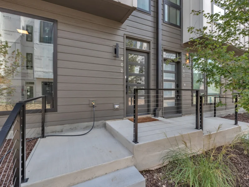 01-512 Gordon St 402-51