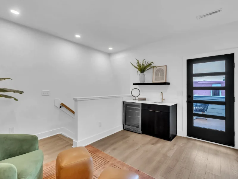 23-512 Gordon St 402-28